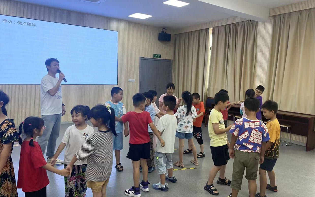 铅山龙观乡中心学校